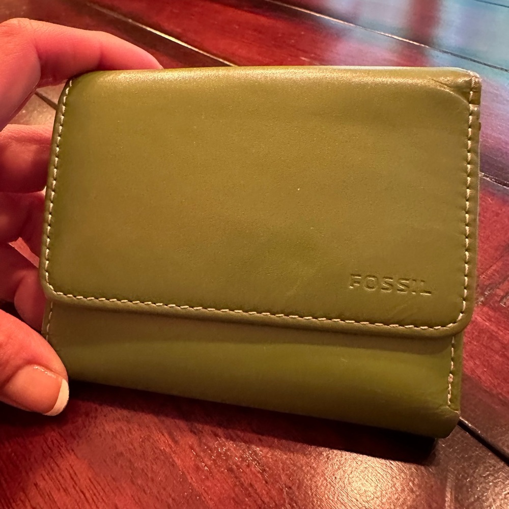 Vintage Women’s Fossil Wallet 💳
